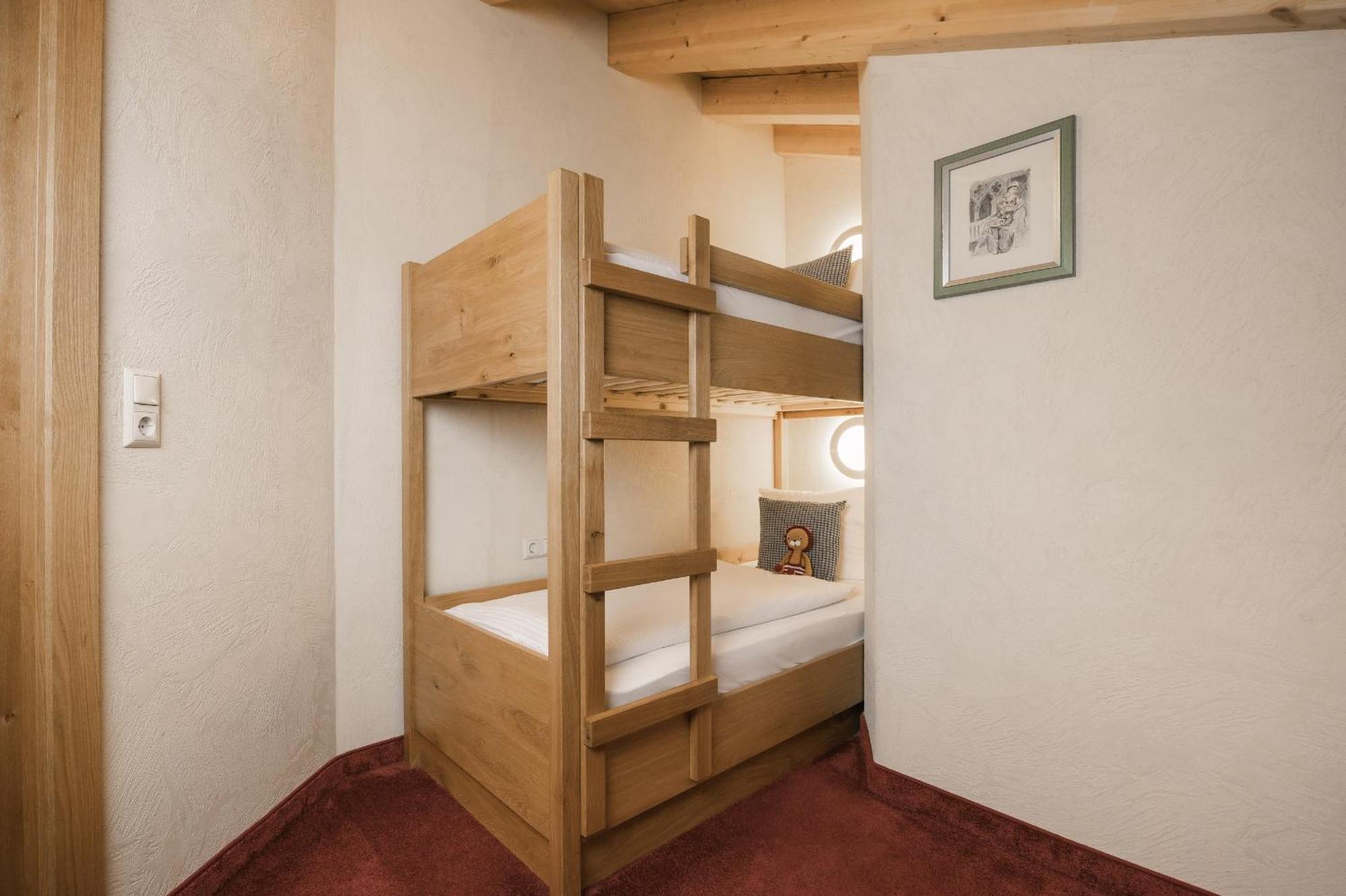 Neueroeffnung Miaflor Familien- & Aktivresort Ried im Oberinntal Pokoj fotografie