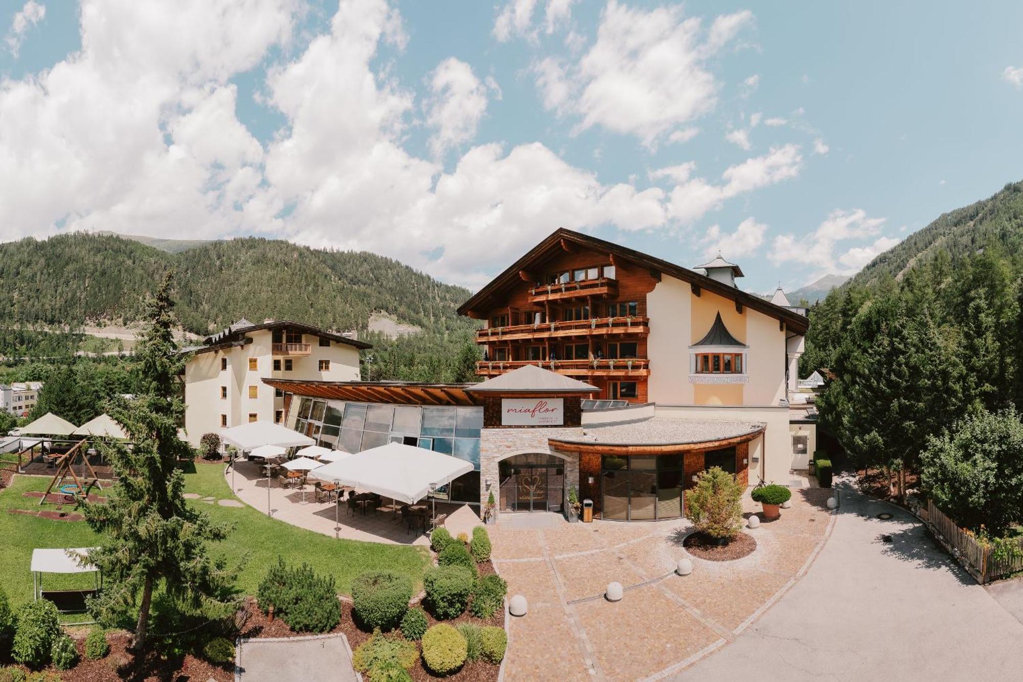 Neueroeffnung Miaflor Familien- & Aktivresort Ried im Oberinntal Exteriér fotografie