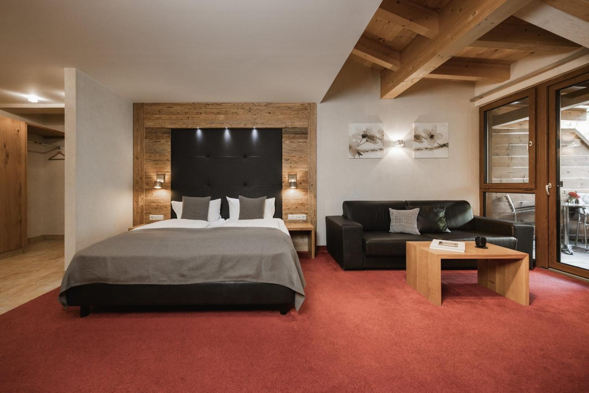 Neueroeffnung Miaflor Familien- & Aktivresort Ried im Oberinntal Pokoj fotografie