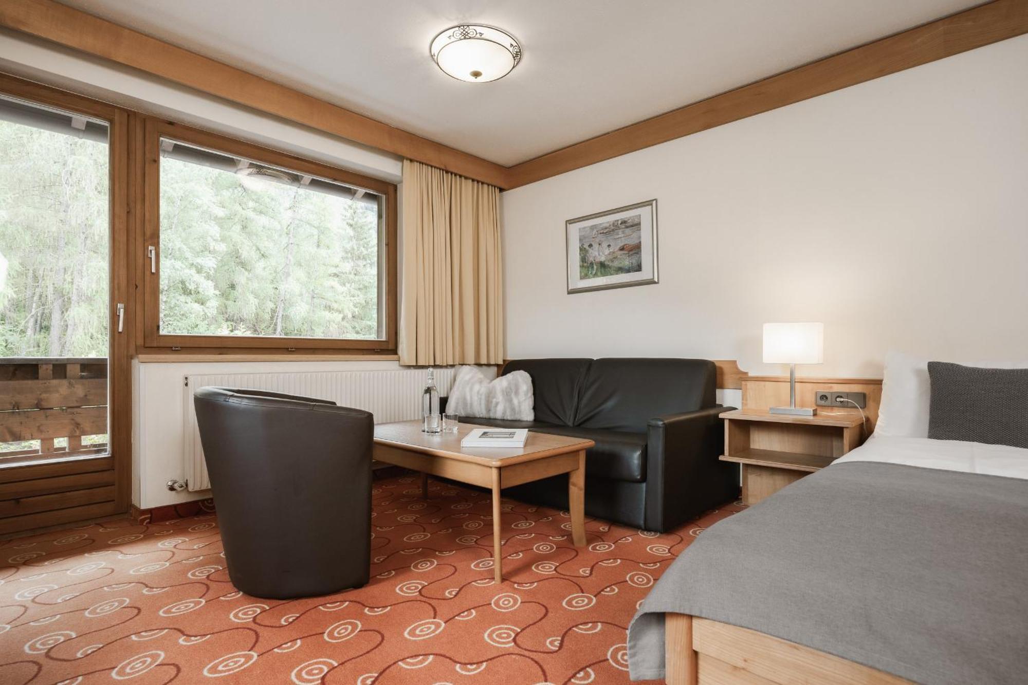 Neueroeffnung Miaflor Familien- & Aktivresort Ried im Oberinntal Pokoj fotografie