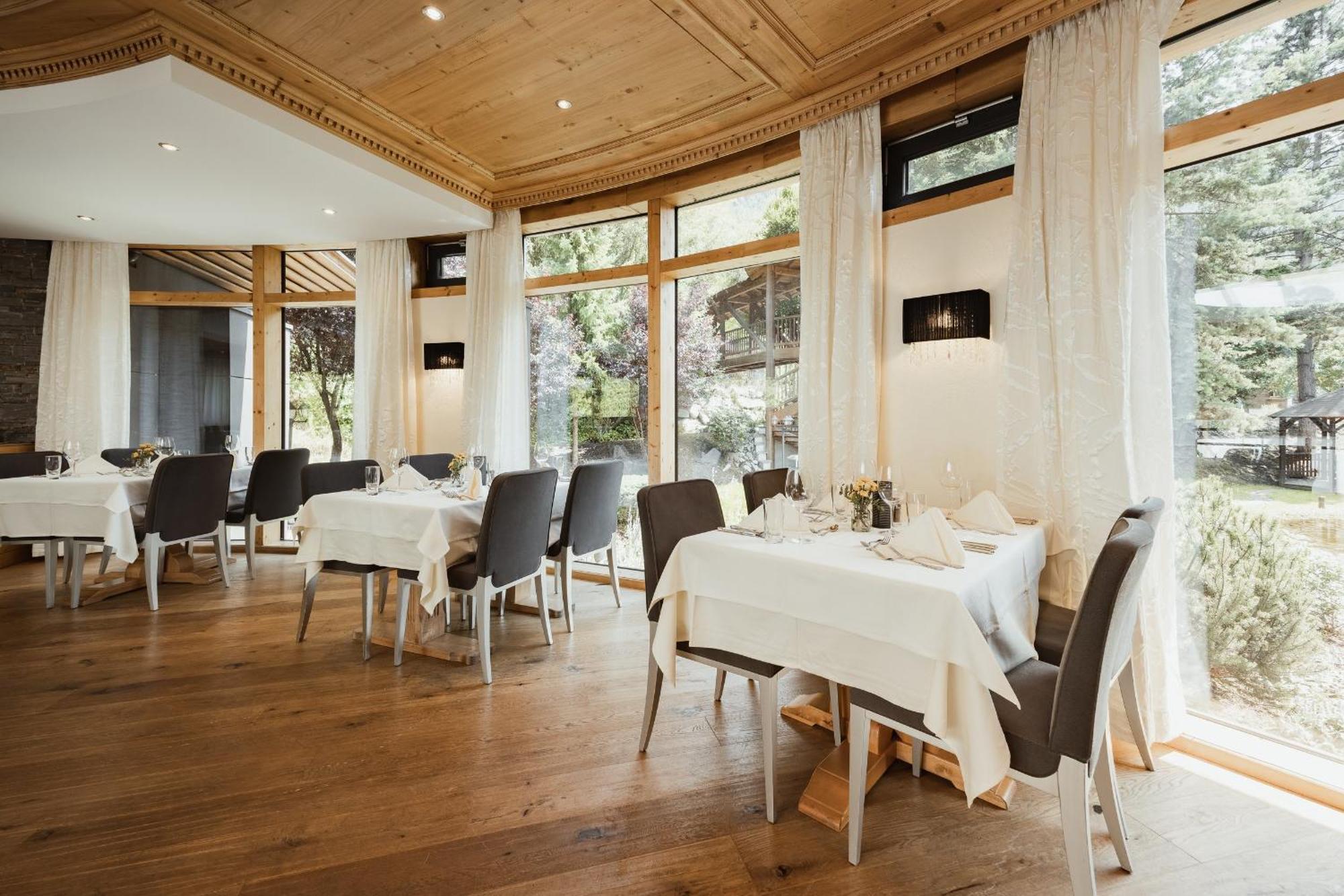 Neueroeffnung Miaflor Familien- & Aktivresort Ried im Oberinntal Exteriér fotografie