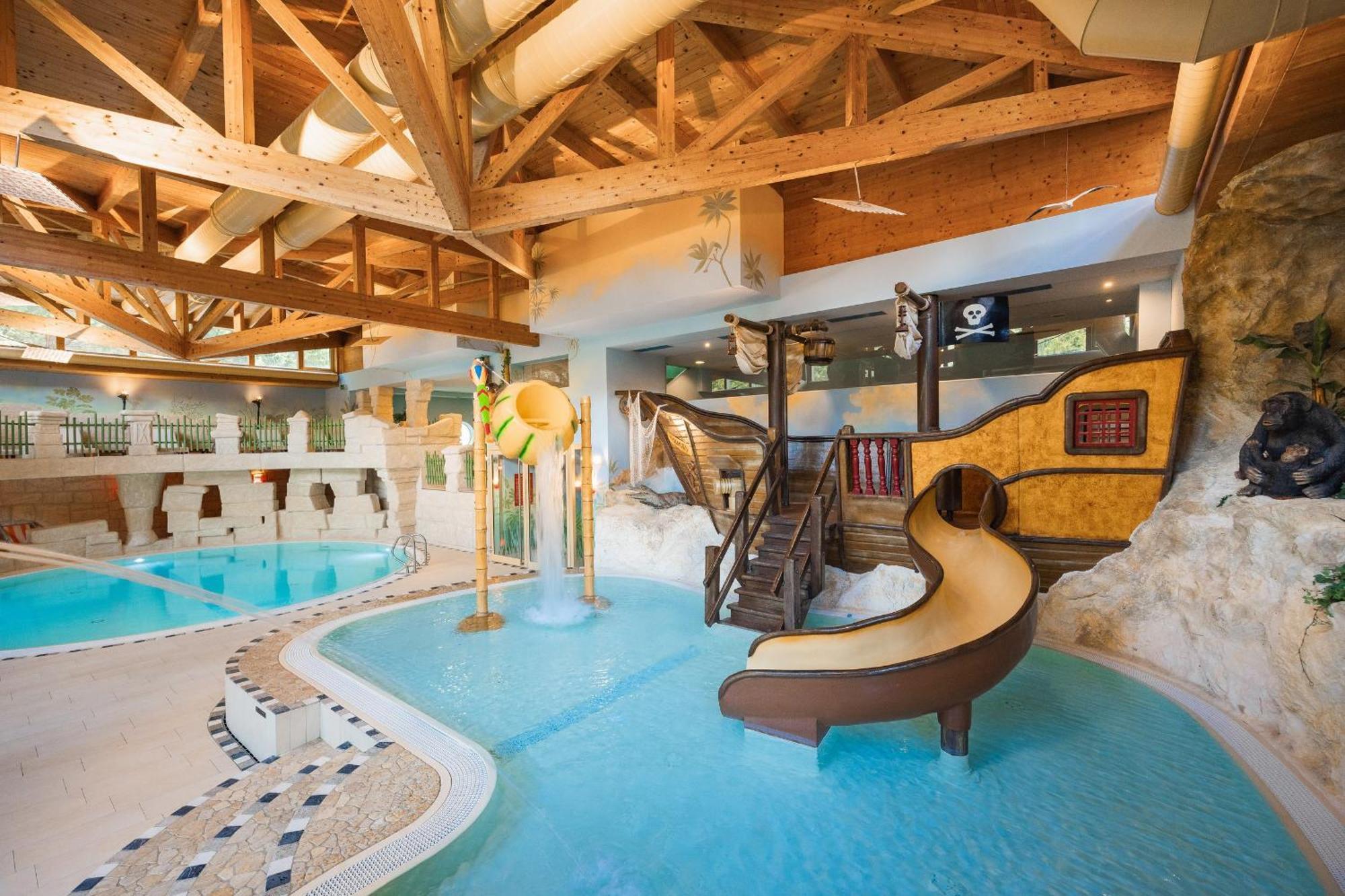 Neueroeffnung Miaflor Familien- & Aktivresort Ried im Oberinntal Exteriér fotografie