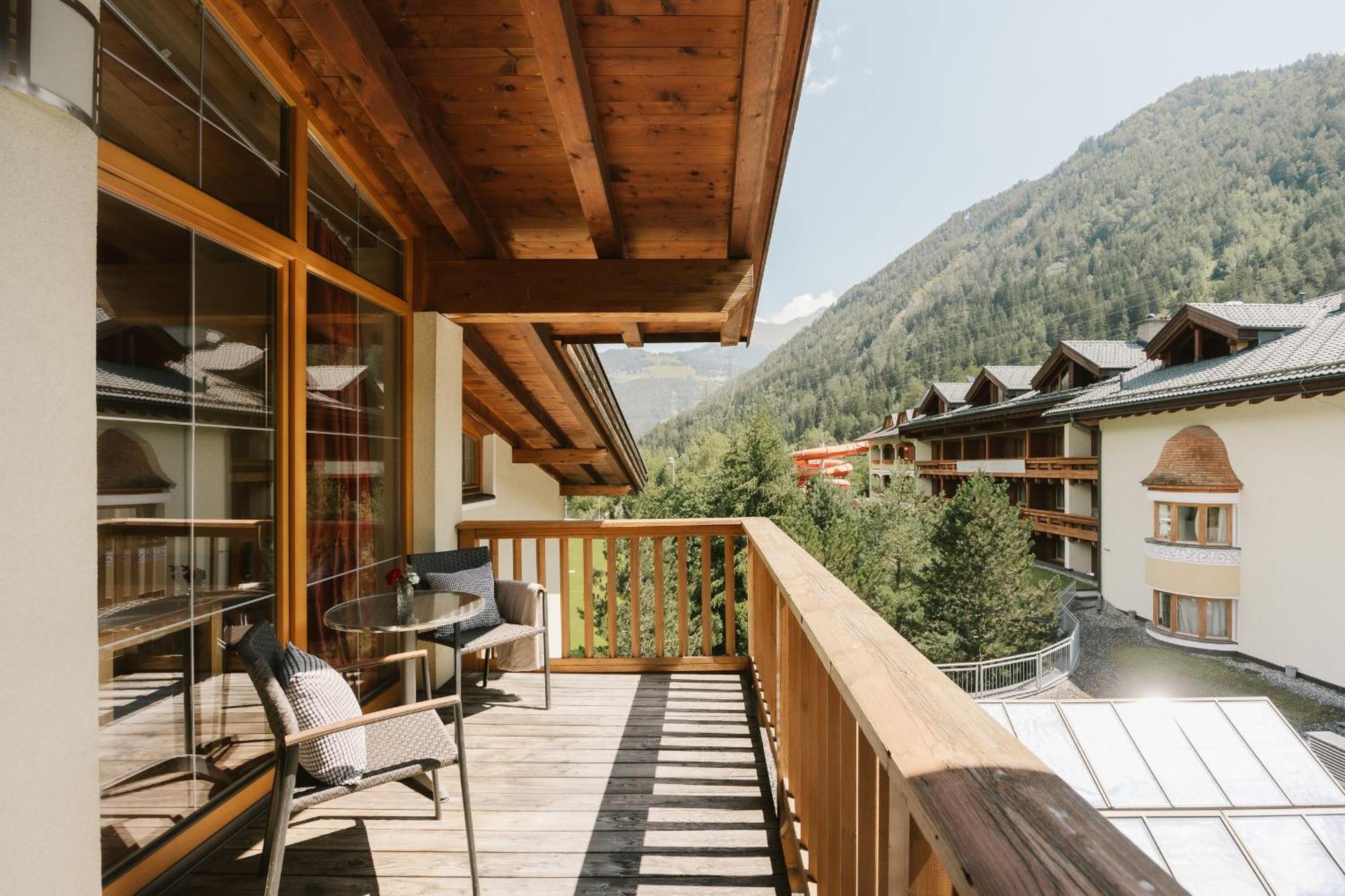 Neueroeffnung Miaflor Familien- & Aktivresort Ried im Oberinntal Pokoj fotografie