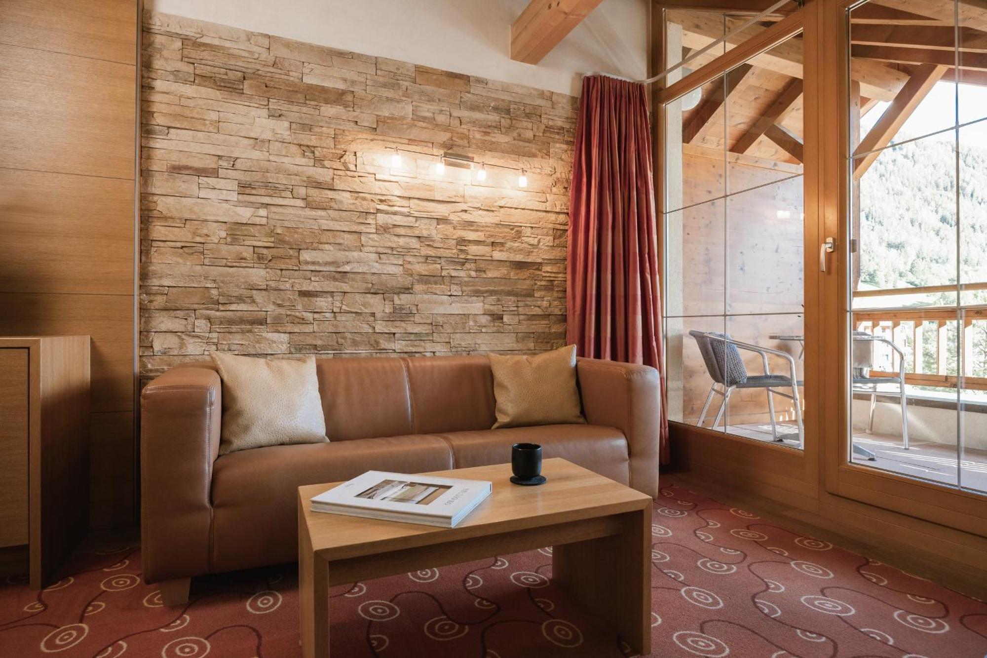 Neueroeffnung Miaflor Familien- & Aktivresort Ried im Oberinntal Exteriér fotografie