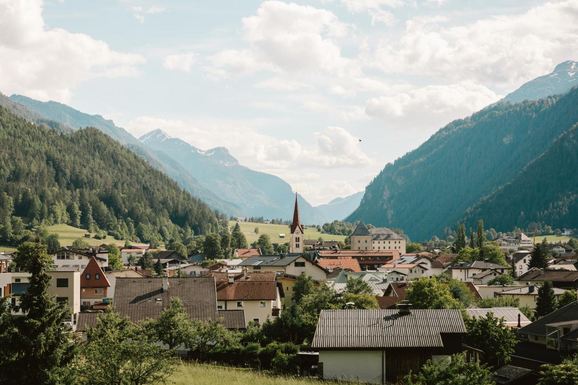 Neueroeffnung Miaflor Familien- & Aktivresort Ried im Oberinntal Exteriér fotografie