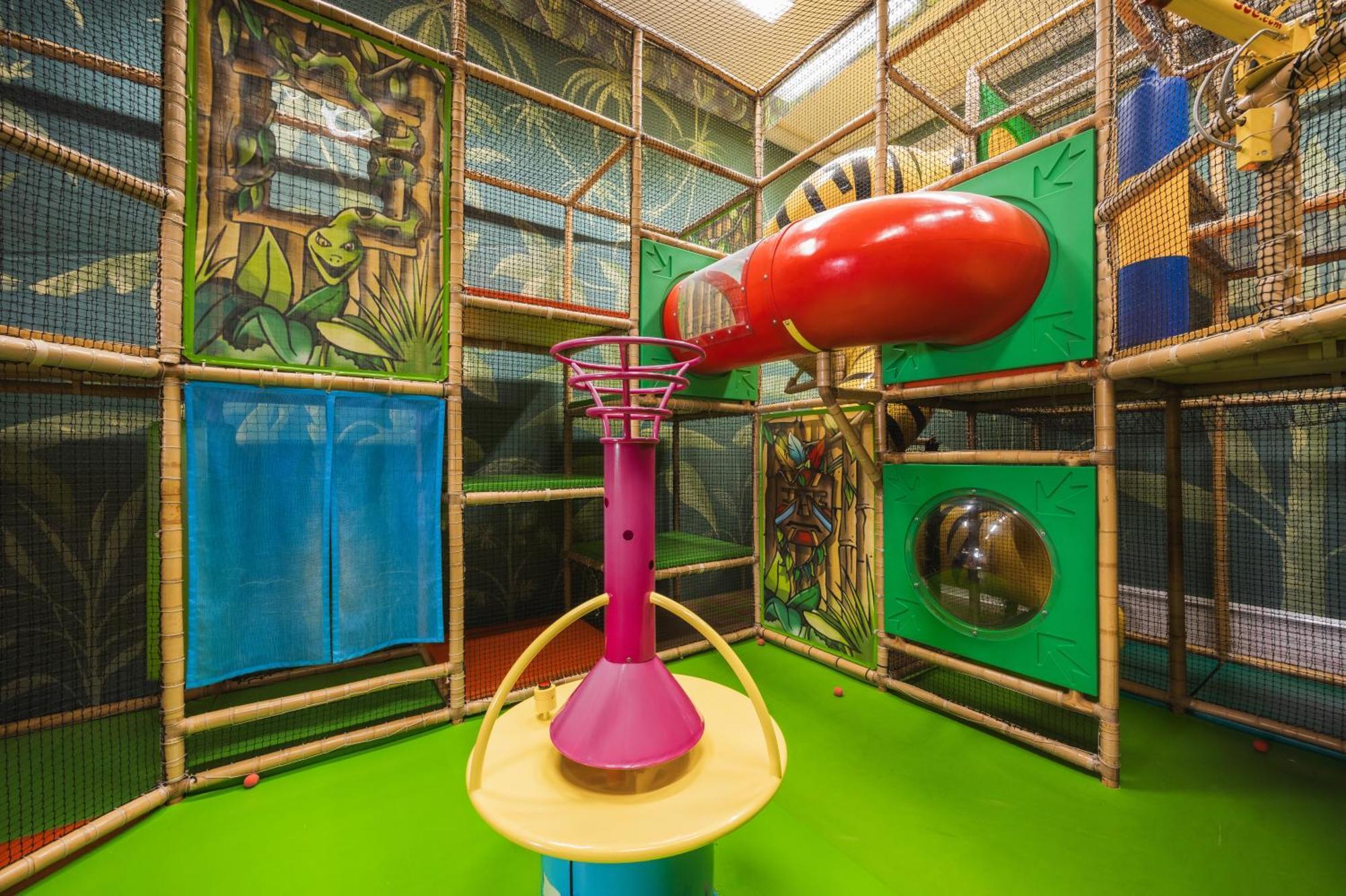 Neueroeffnung Miaflor Familien- & Aktivresort Ried im Oberinntal Exteriér fotografie