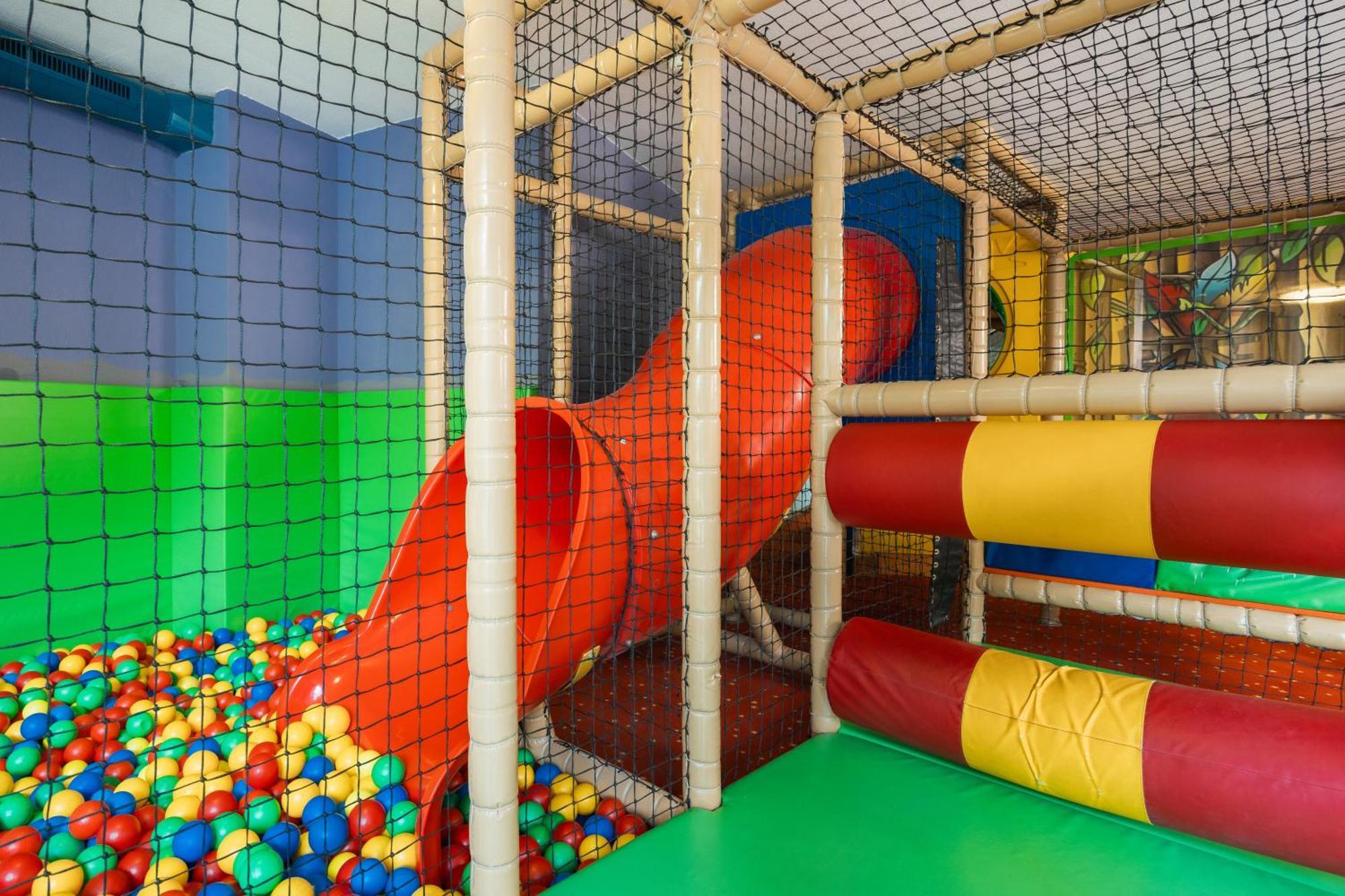 Neueroeffnung Miaflor Familien- & Aktivresort Ried im Oberinntal Exteriér fotografie
