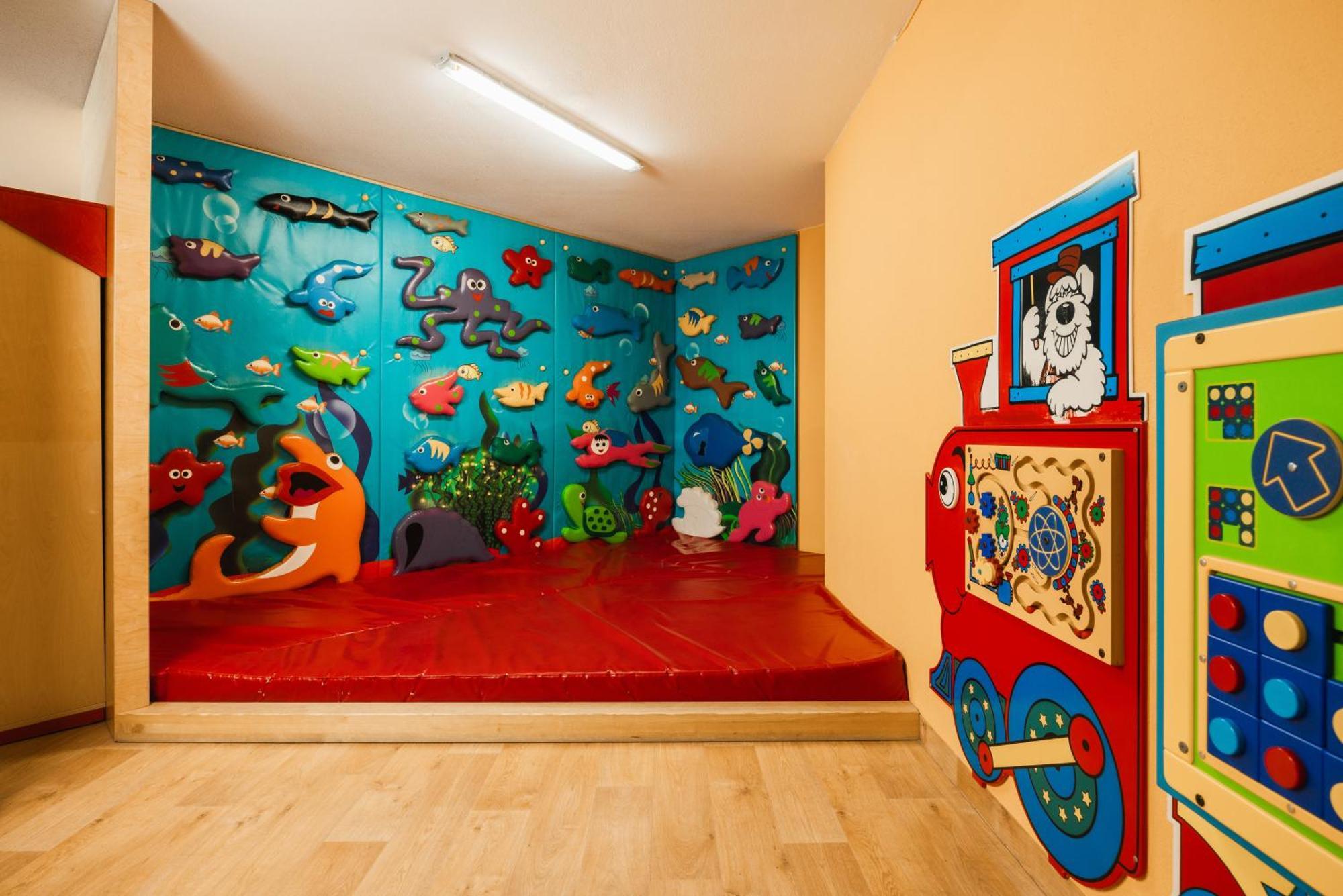 Neueroeffnung Miaflor Familien- & Aktivresort Ried im Oberinntal Exteriér fotografie