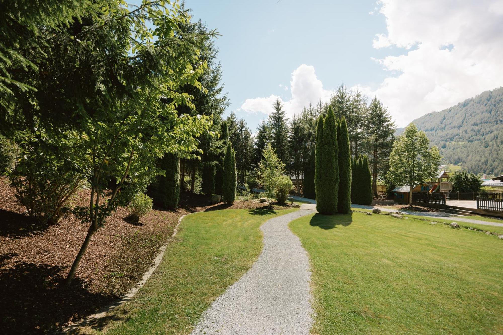 Neueroeffnung Miaflor Familien- & Aktivresort Ried im Oberinntal Exteriér fotografie